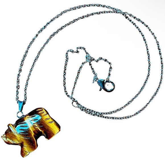 Bear tigers eye glossy metallic charm carved pendant necklace on silver chain - Picture 4 of 16